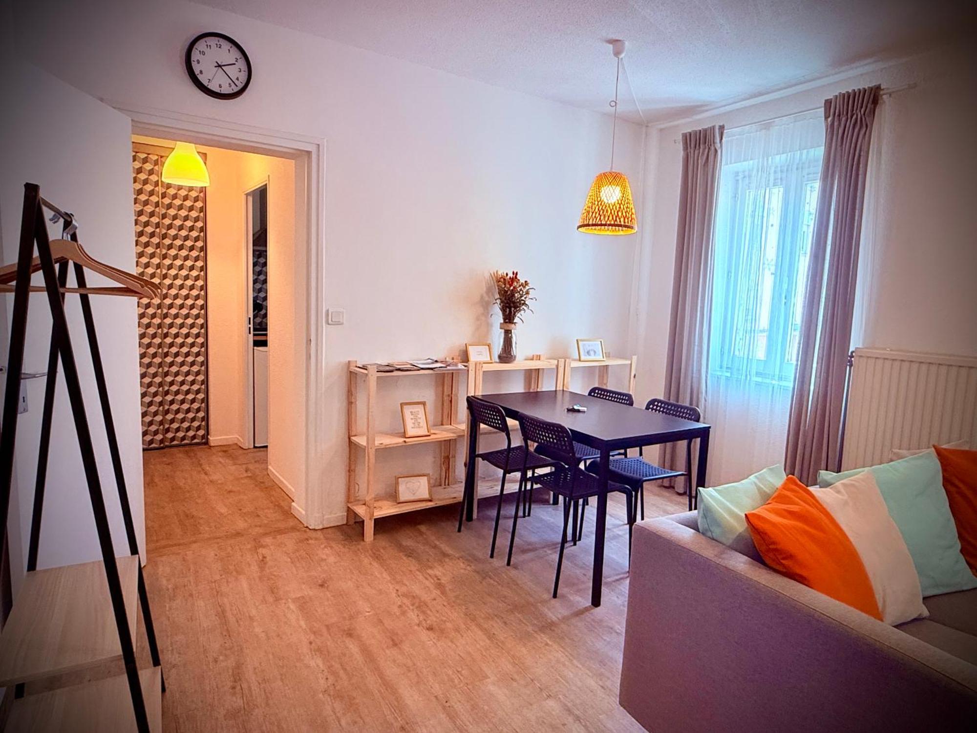 Cozy Central Apartment: Self Check-In with Netflix and Free Parking Avignon Exterior photo